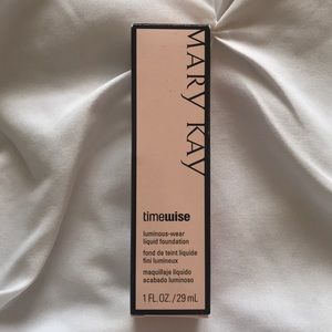 Mary Kay timewise luminous wear foundation.Bronze7